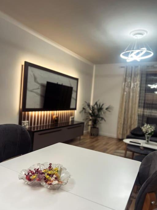 Art'S Apartment Тирана Экстерьер фото