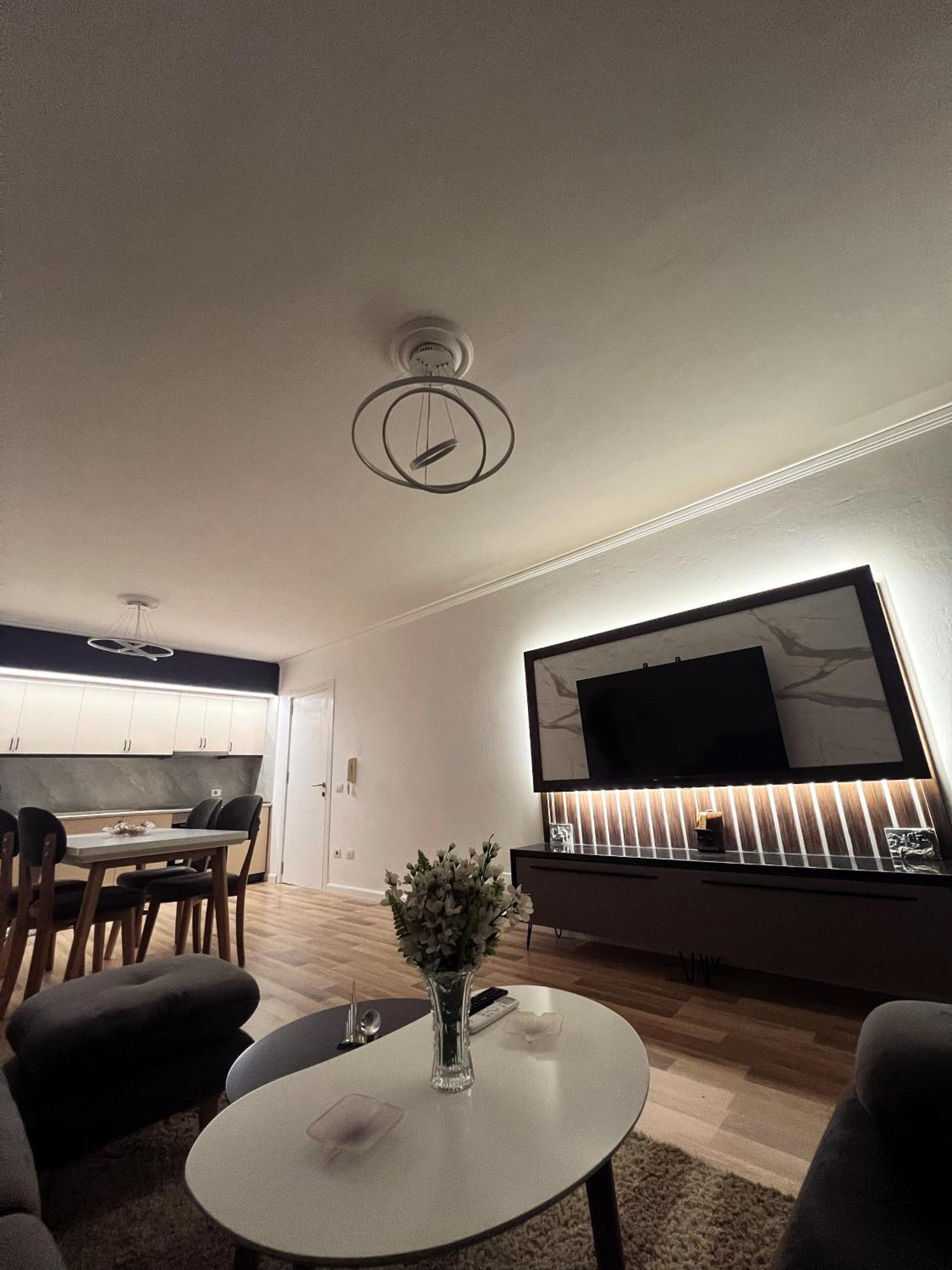 Art'S Apartment Тирана Экстерьер фото
