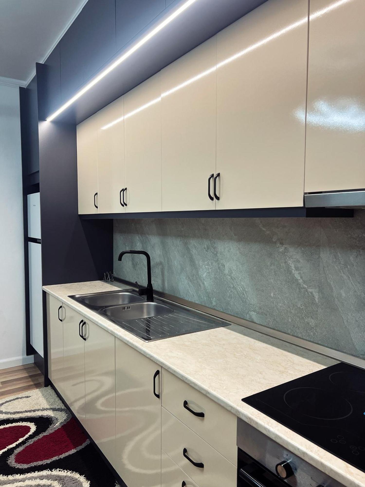 Art'S Apartment Тирана Экстерьер фото