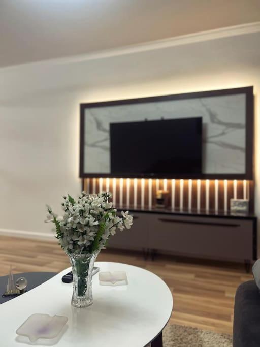 Art'S Apartment Тирана Экстерьер фото